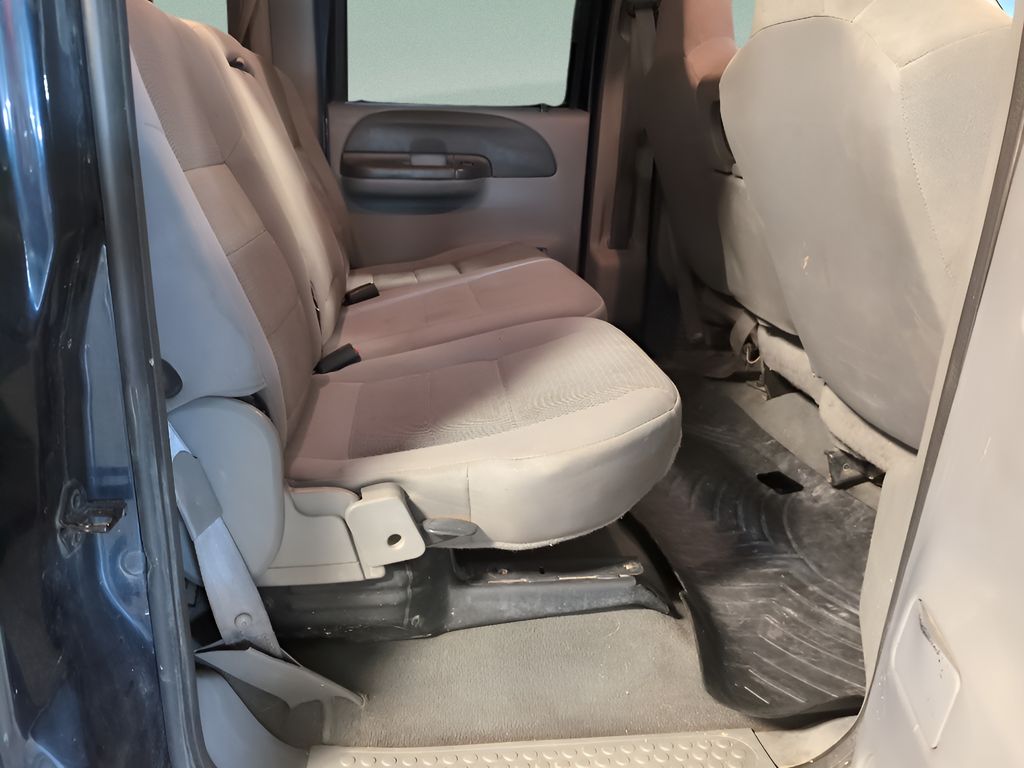 2004 Ford F-350 Lariat photo 16