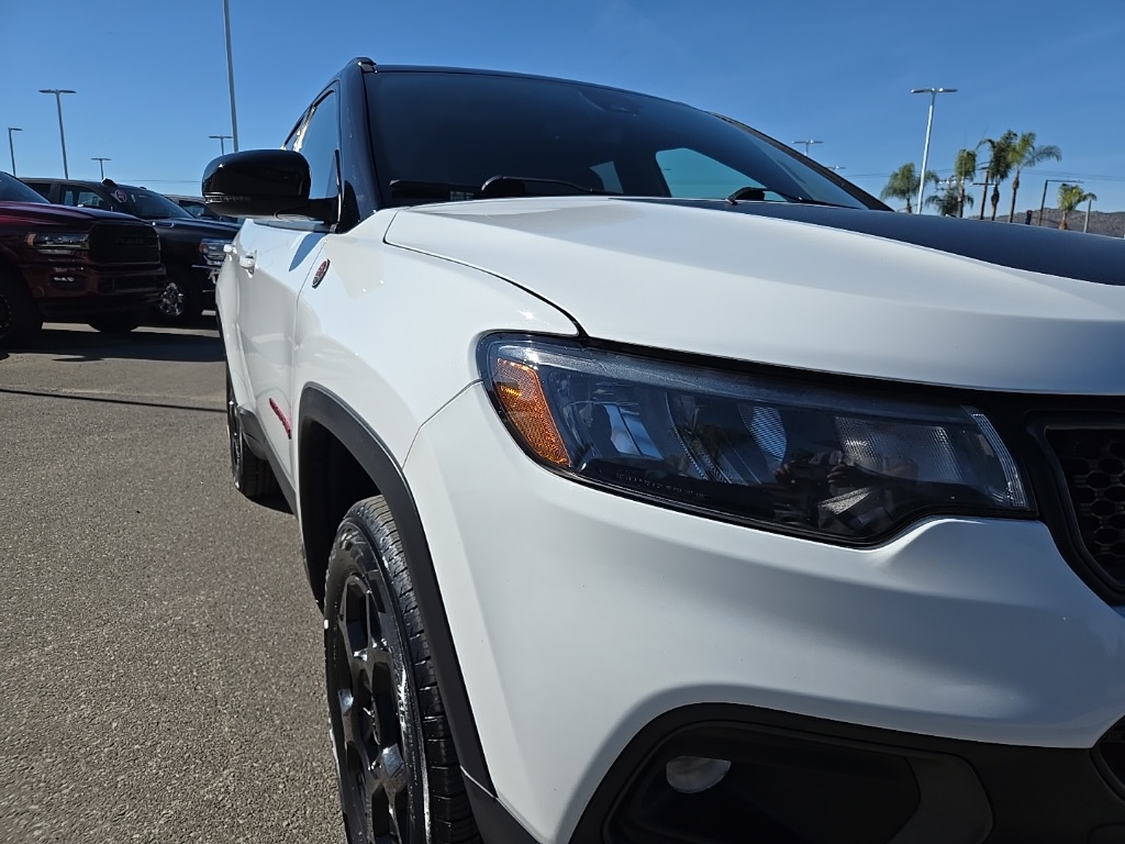 2023 Jeep Compass Trailhawk photo 4