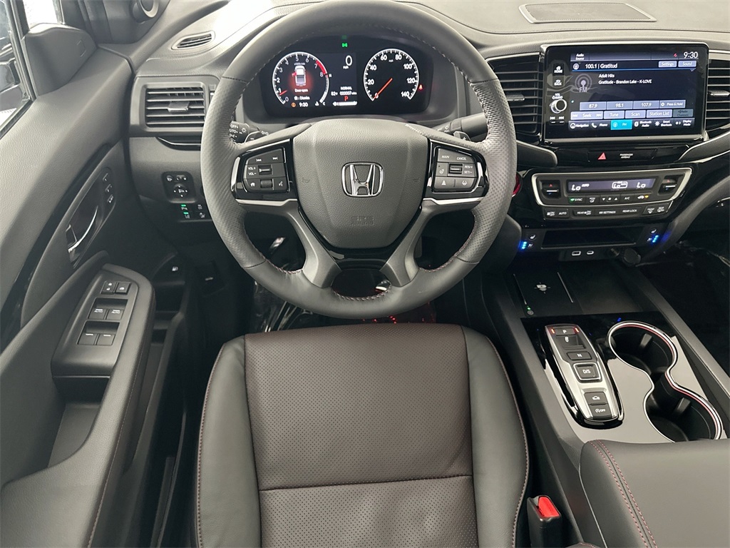 2025 Honda Ridgeline Black Edition photo 2