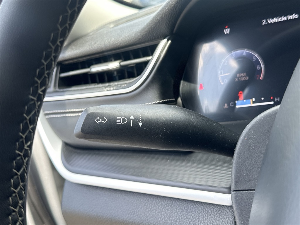 2023 Jeep Grand Cherokee Laredo photo 12