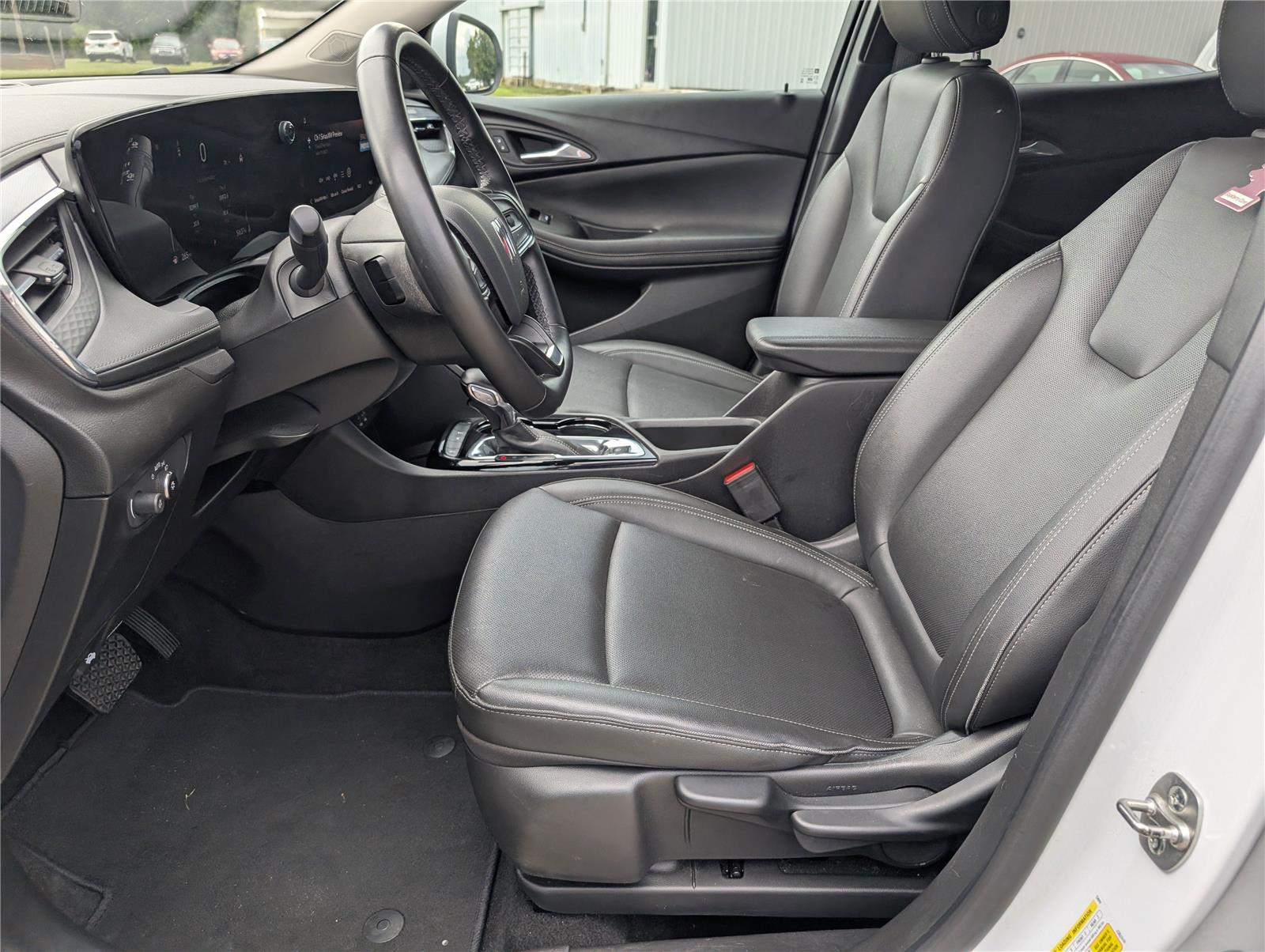 2024 Buick Encore GX Sport Touring photo 7