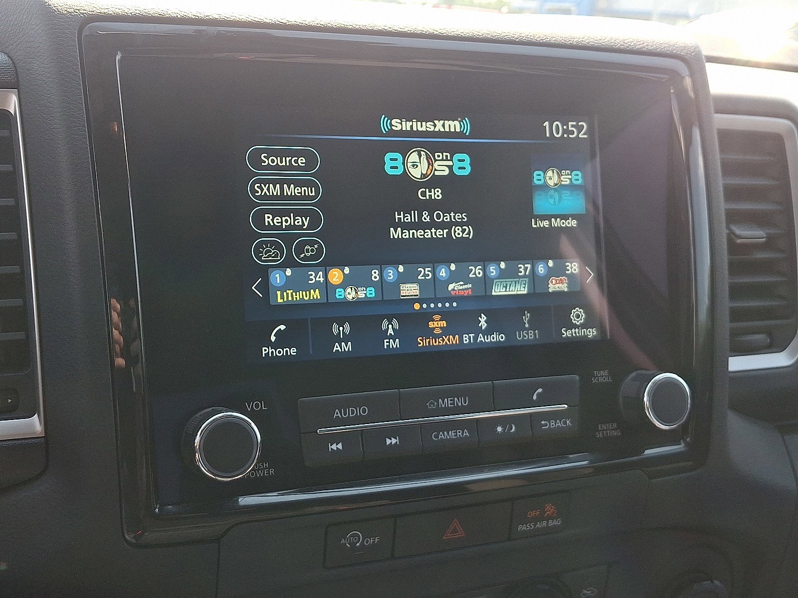 2024 Nissan Frontier SV photo 16