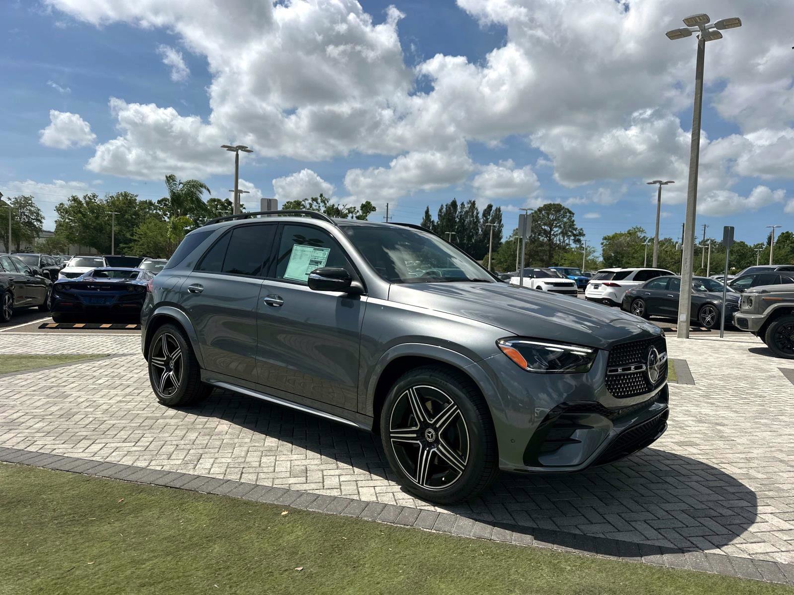 2025 Mercedes Benz GLE 580 4MATIC photo 2