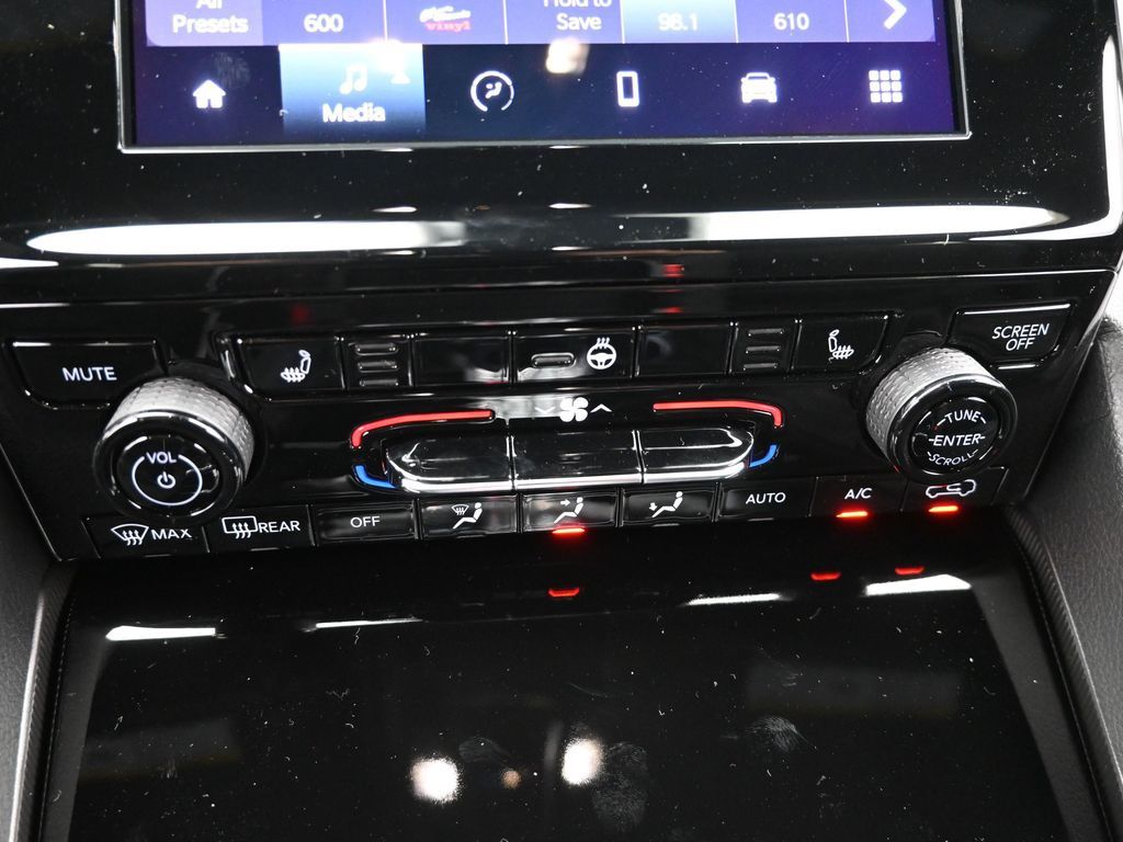 2025 Jeep Grand Cherokee Laredo X photo 14