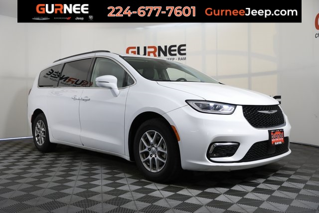 2022 Chrysler Pacifica Touring L's photo