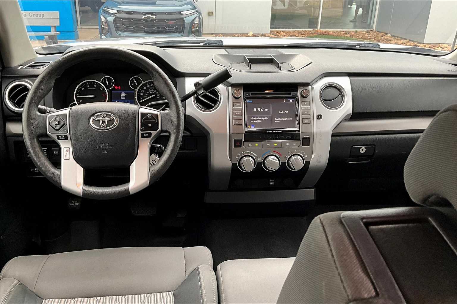 2017 Toyota Tundra SR5 photo 13