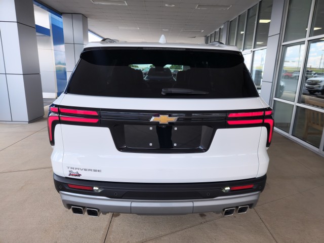 2025 Chevrolet Traverse photo 10