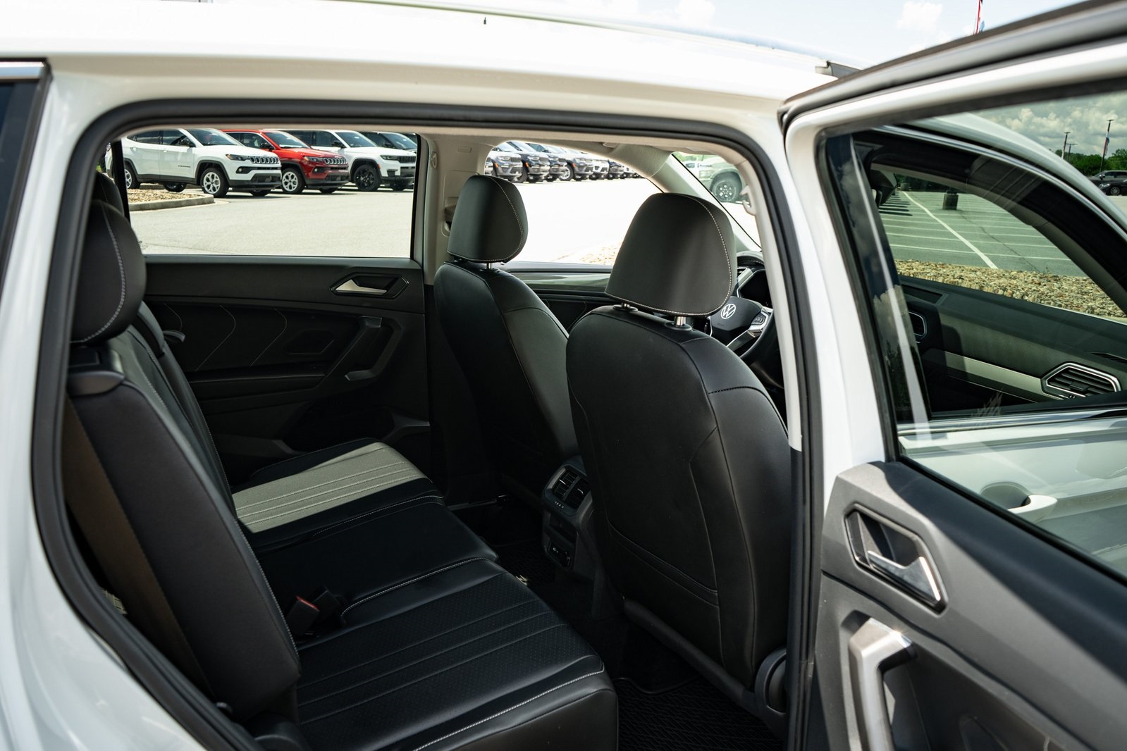 2022 Volkswagen Tiguan SE photo 17