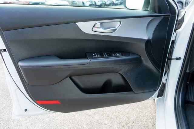 2022 Kia Forte LXS photo 12