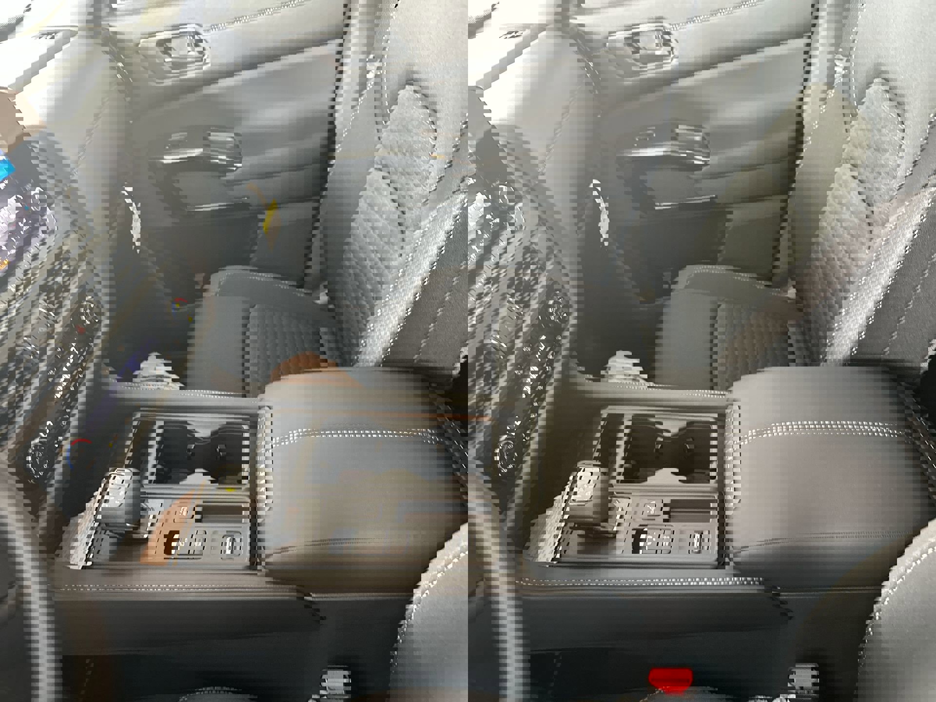 2025 Nissan Pathfinder S photo 20