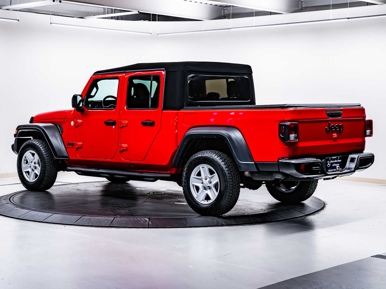 Image of Pre-Owned 2020 Jeep Gladiator Sport