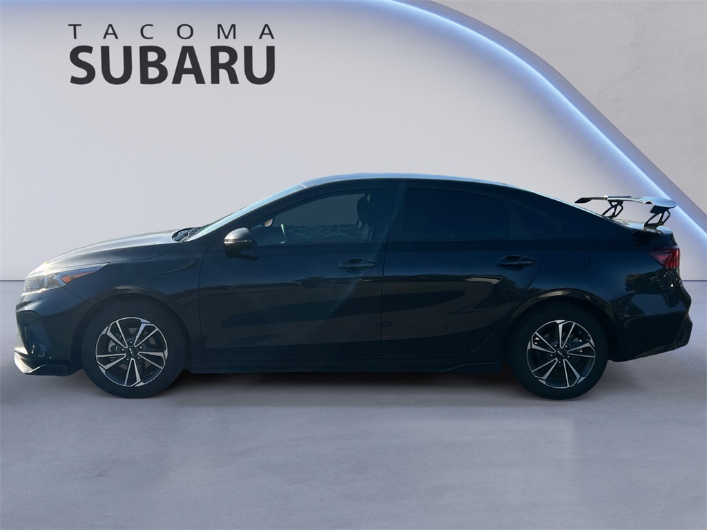 2024 Kia Forte LXS photo 2