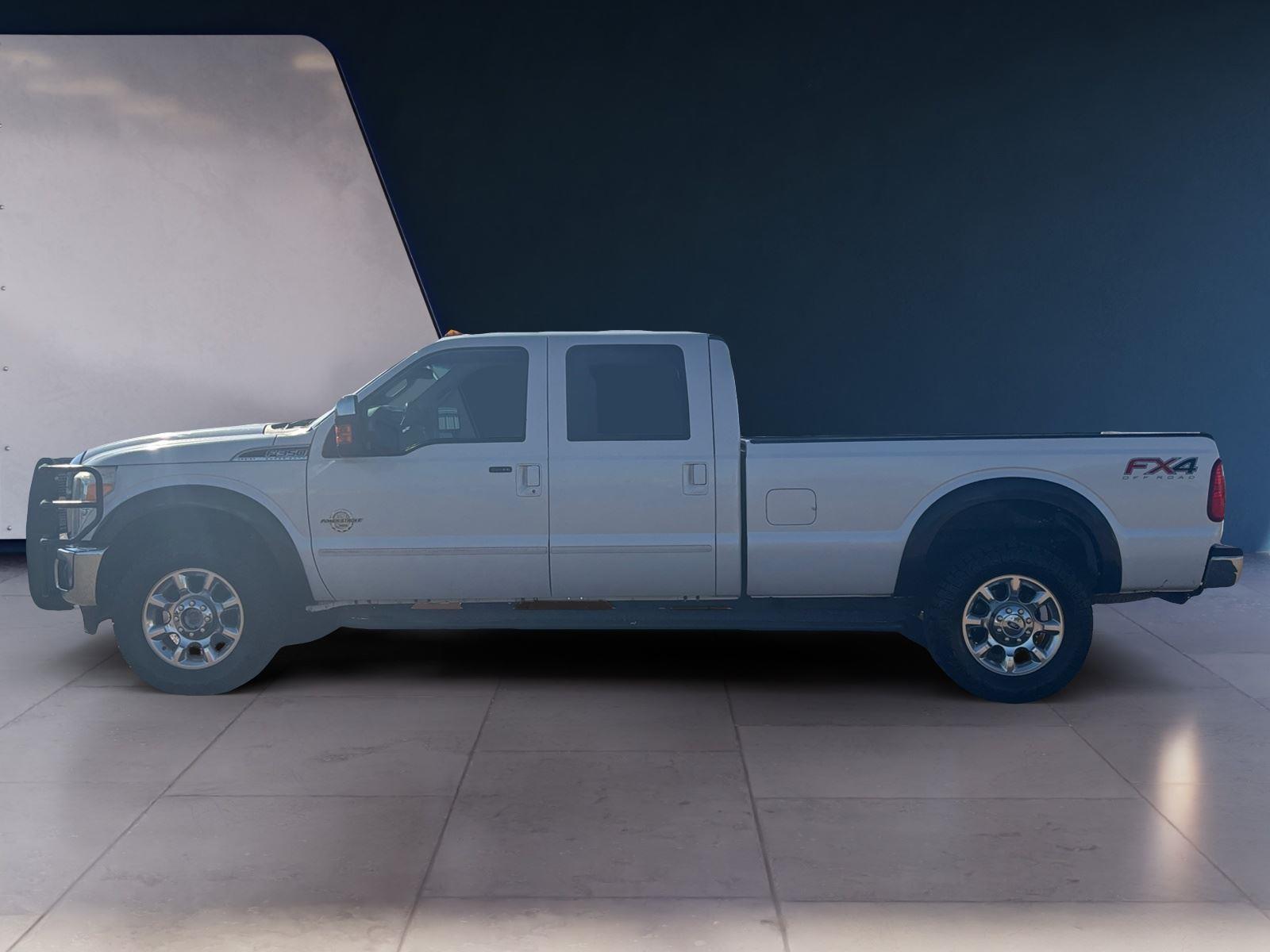 2015 Ford F-350 Lariat photo 2