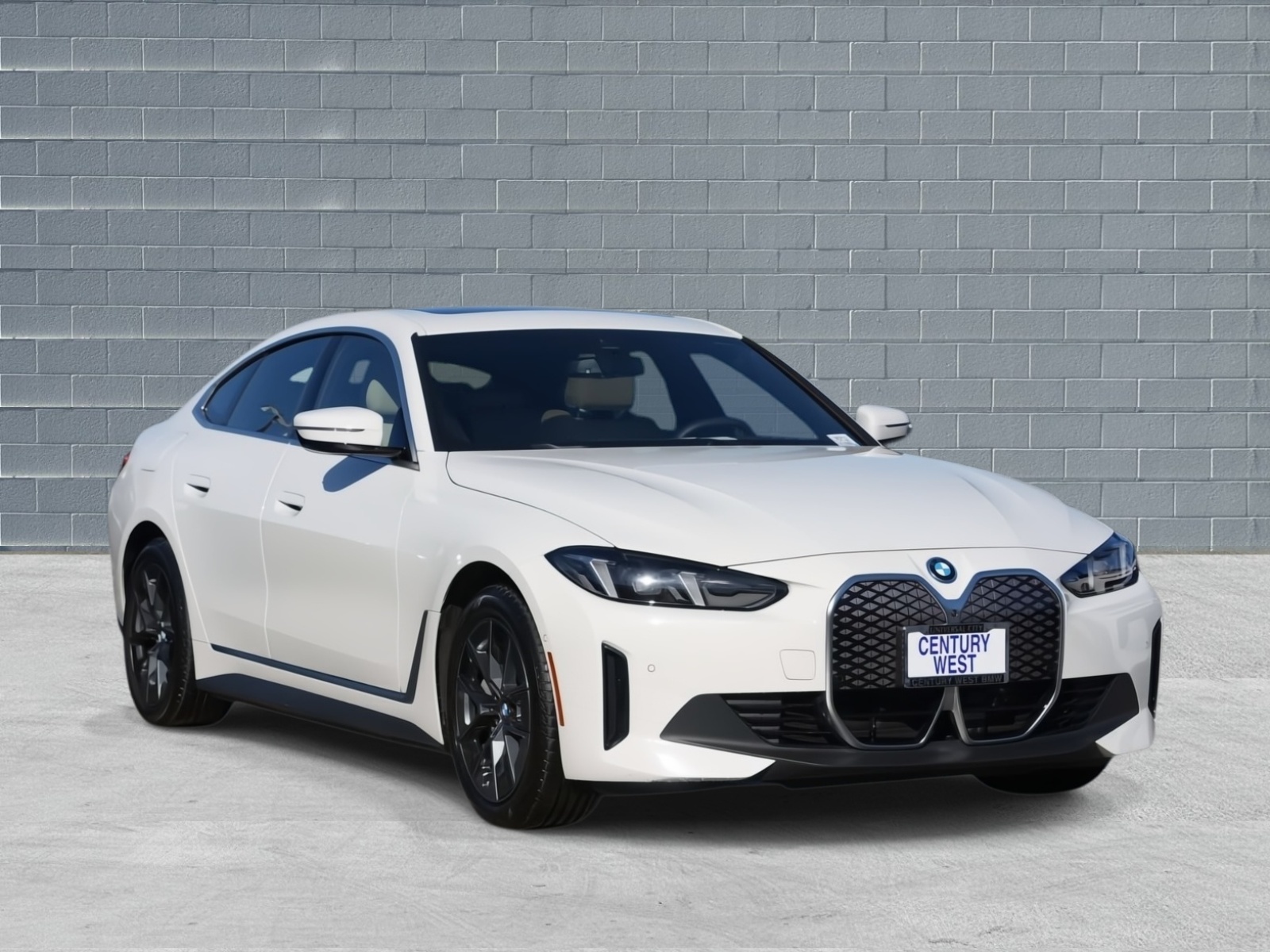 2025 BMW i4 40's photo