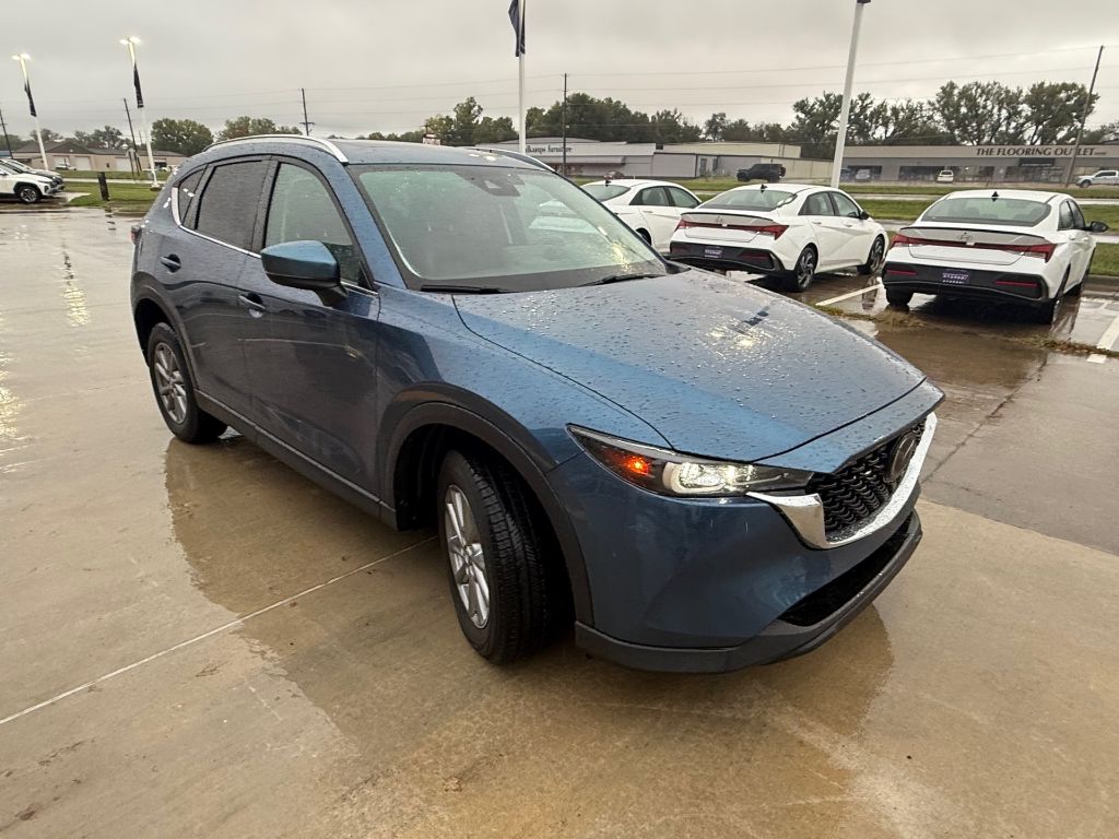 2022 Mazda CX-5 2.5 S Preferred photo 3