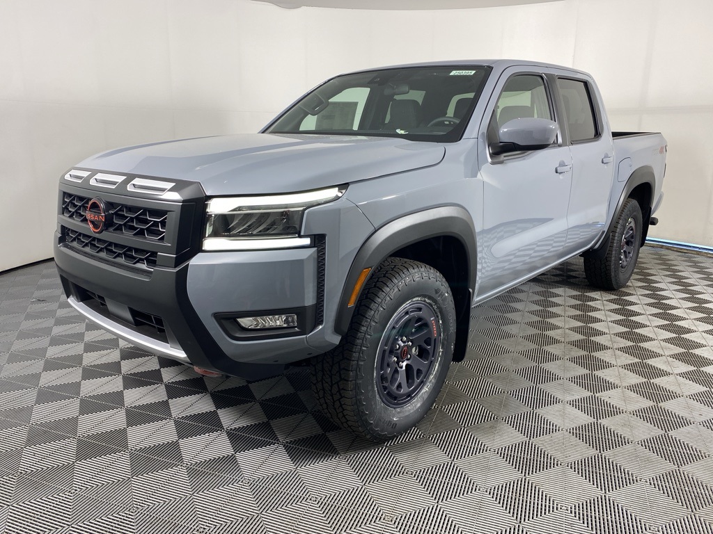 2025 Nissan Frontier PRO-4X photo 3