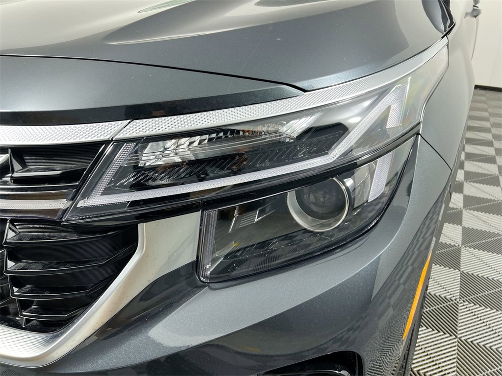 2026 Kia Seltos EX photo 8