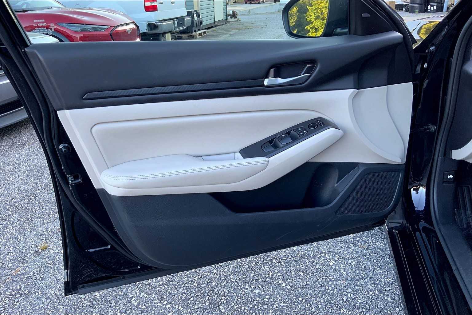 2024 Nissan Altima 2.5 SV photo 20