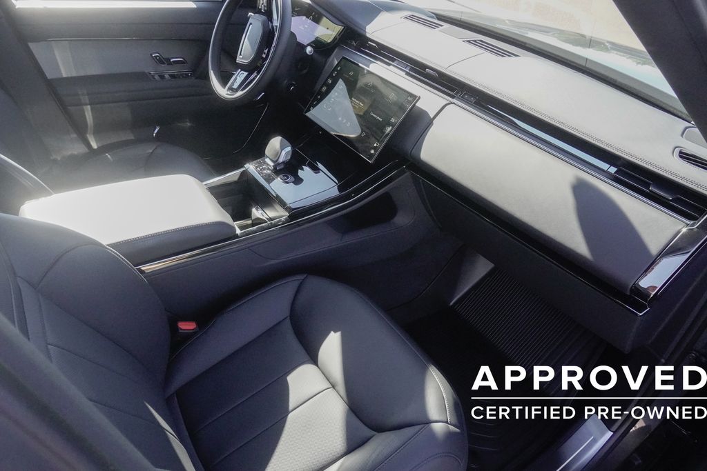 2025 Land Rover Range Rover Sport SE photo 18