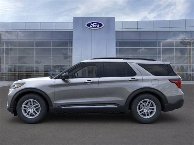 2025 Ford Explorer photo 3