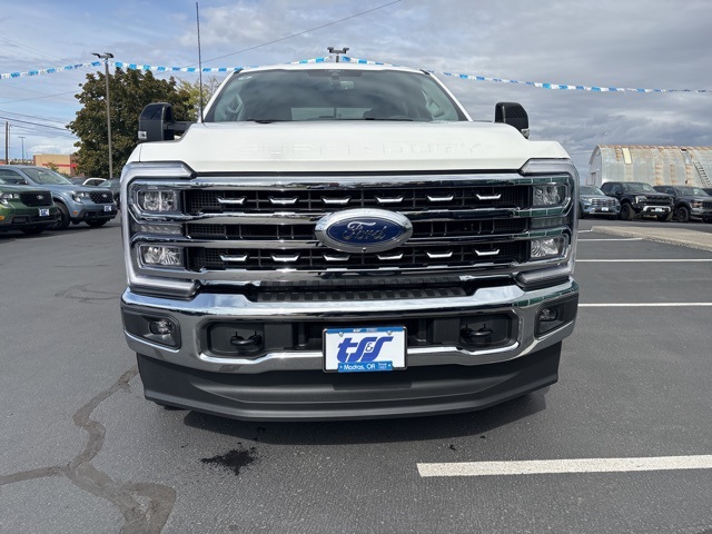 2026 Ford F-350 photo 3