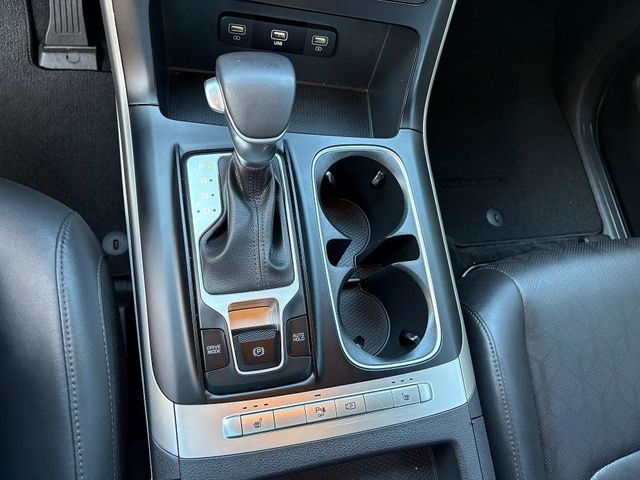 2023 Kia Carnival LX photo 13