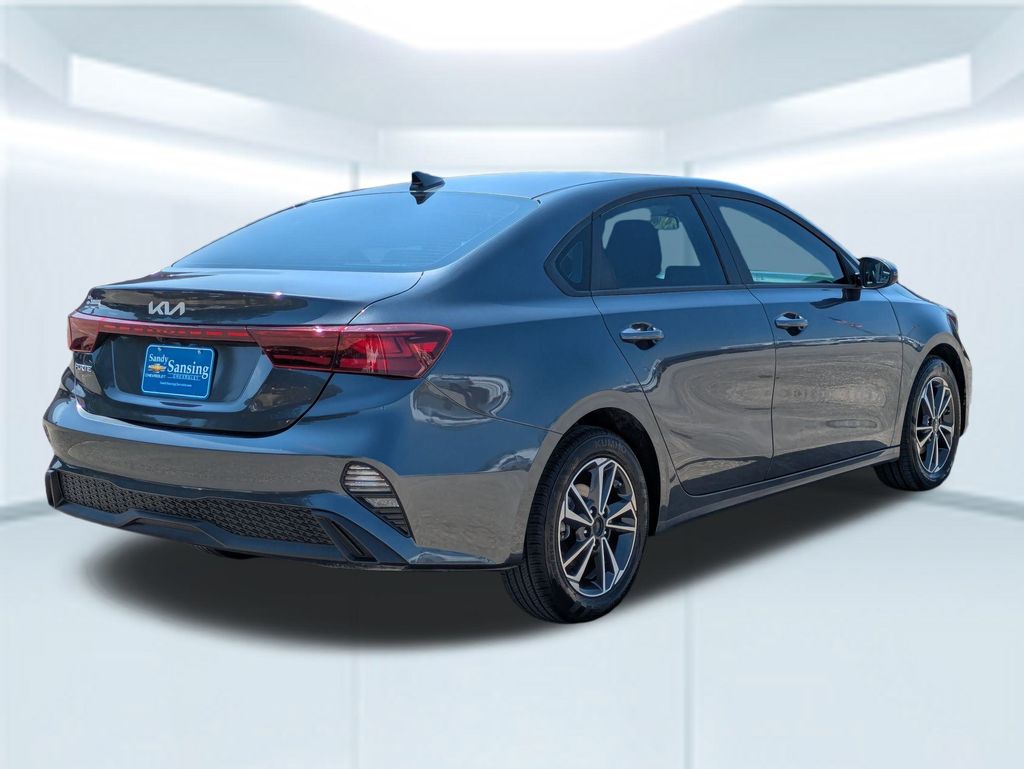 2024 Kia Forte LXS photo 5
