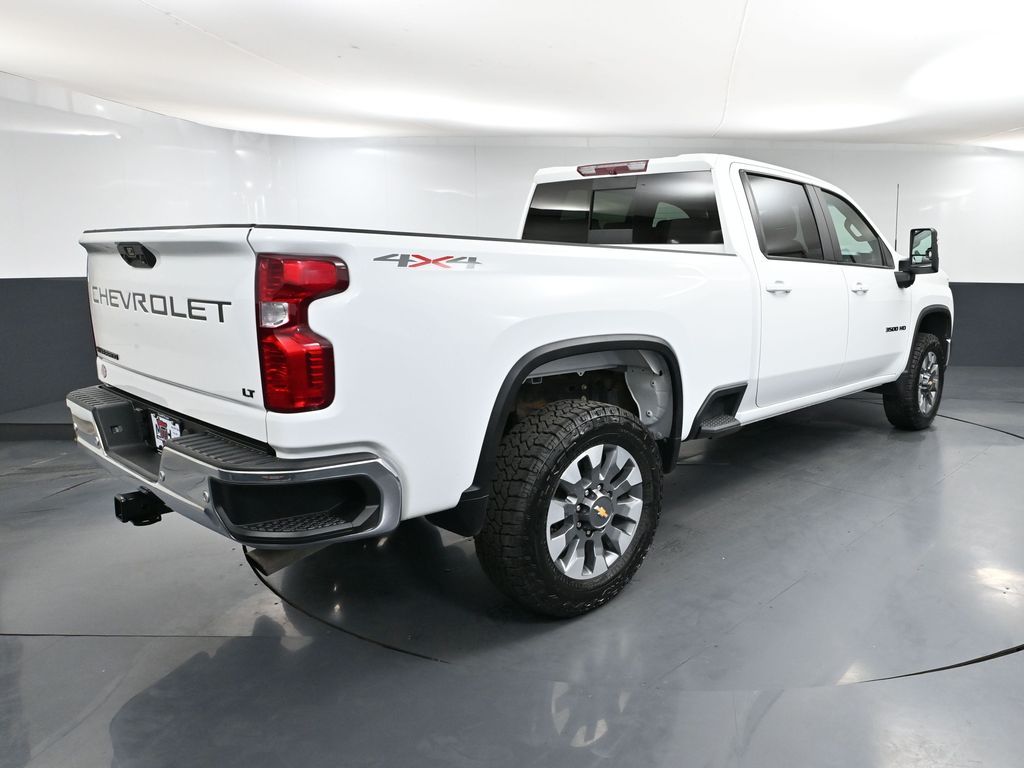 2024 Chevrolet Silverado 3500HD LT photo 4