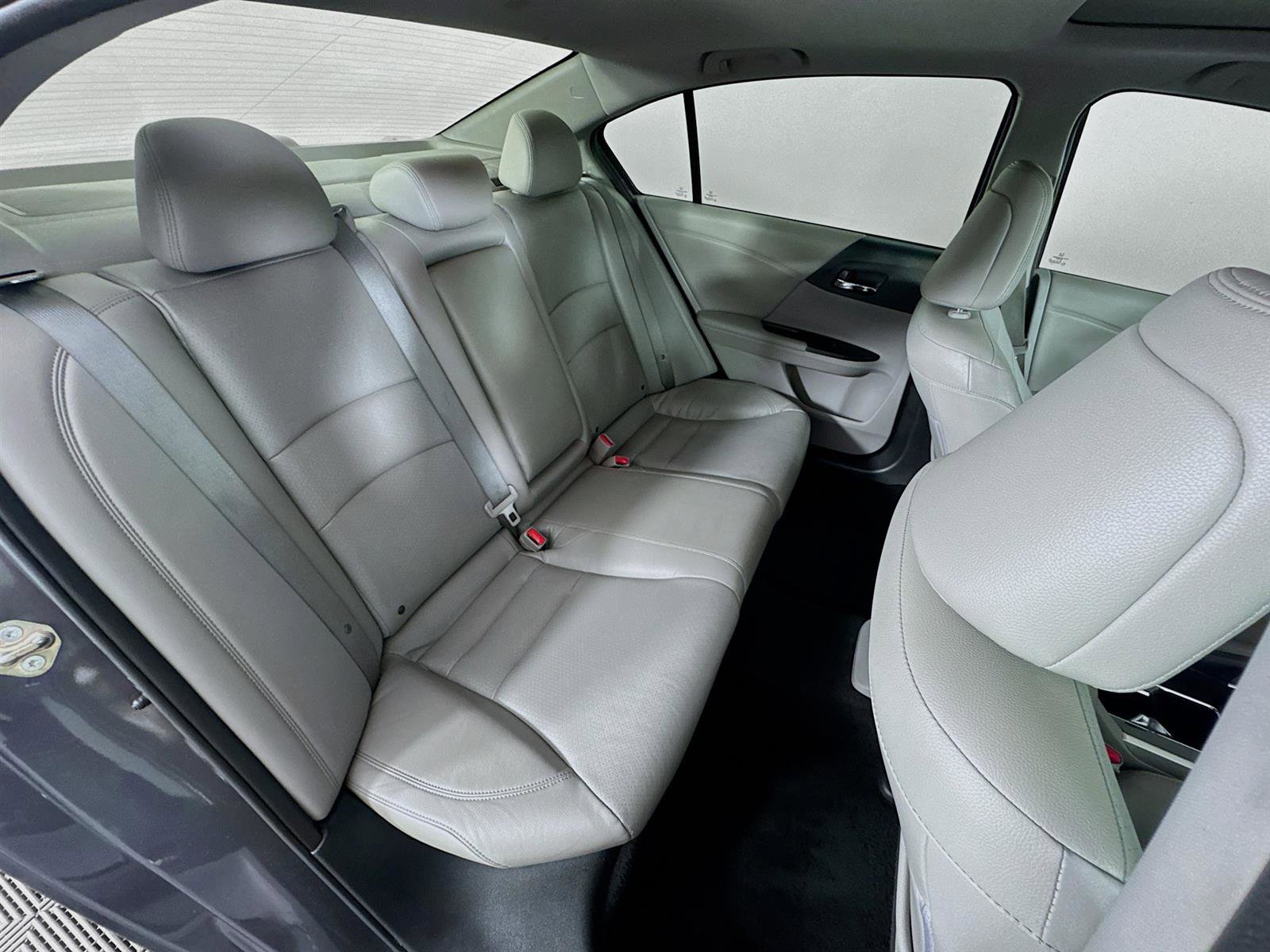 2016 Honda Accord EX-L photo 23