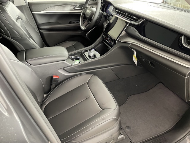2024 Jeep Cherokee Base photo 40