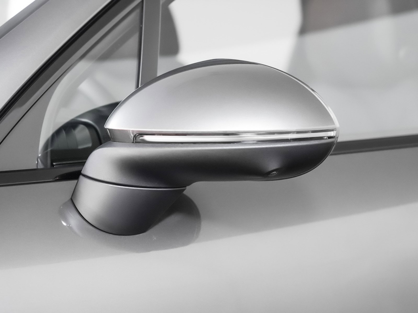 2025 Porsche Cayenne photo 24