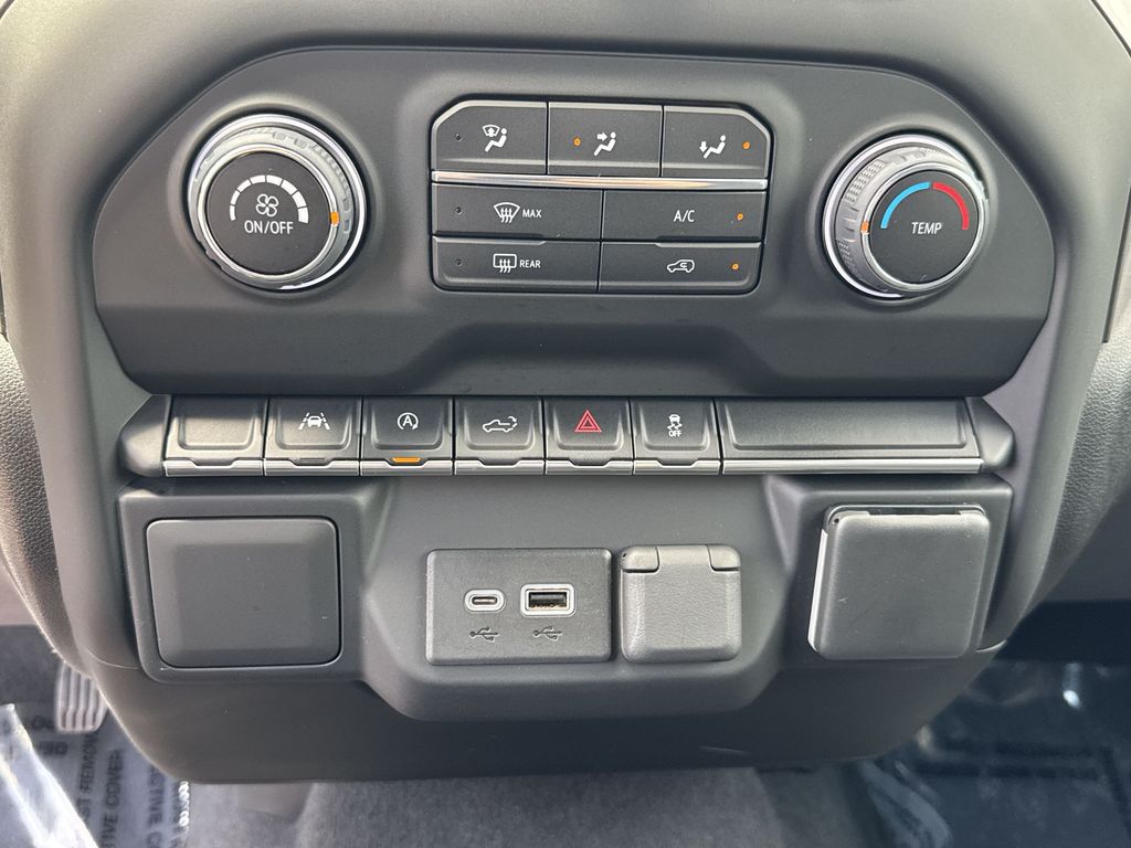 2022 Chevrolet Silverado 1500 Custom photo 15