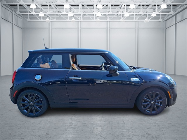 2020 Mini Cooper 2 Door Hardtop S Iconic photo 4