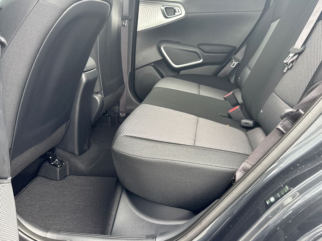 2025 Kia Soul LX photo 12