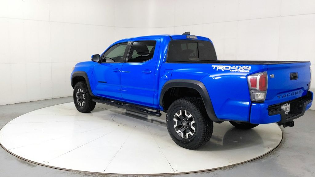 2020 Toyota Tacoma TRD Off-Road photo 3