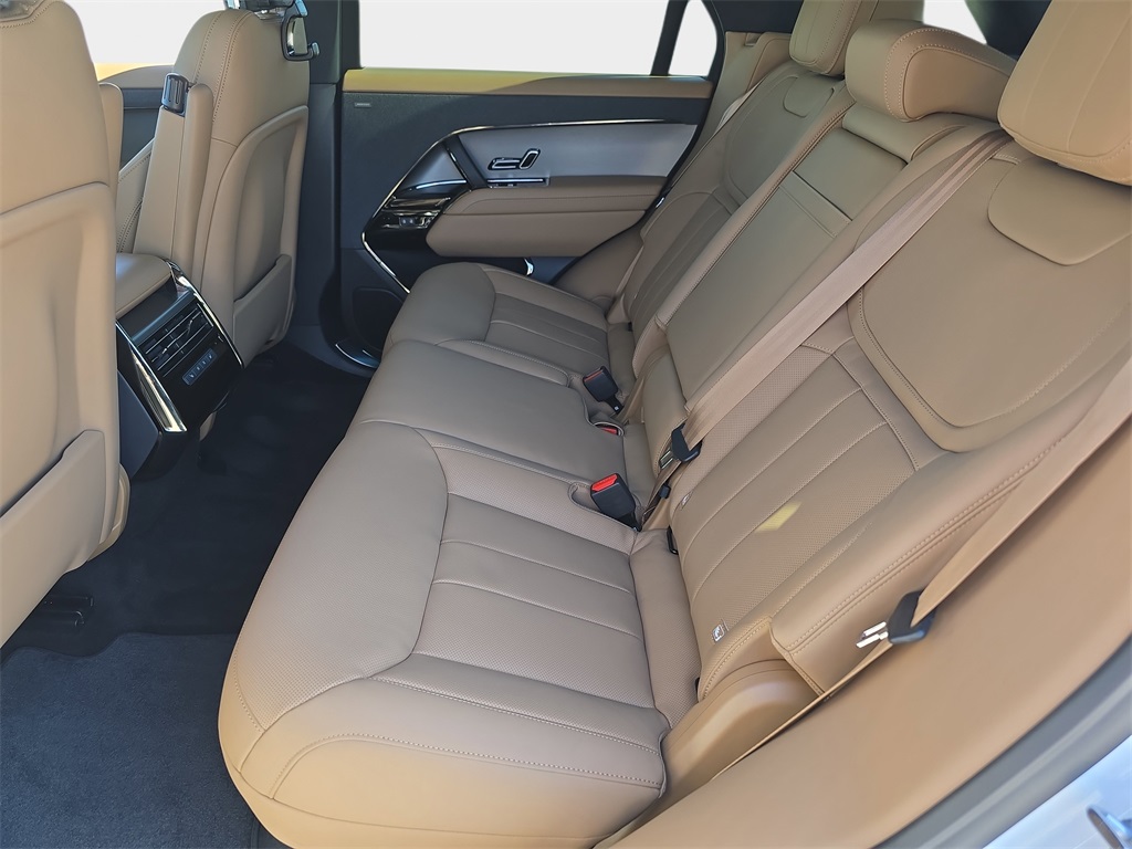 2025 Land Rover Range Rover Sport SE photo 8