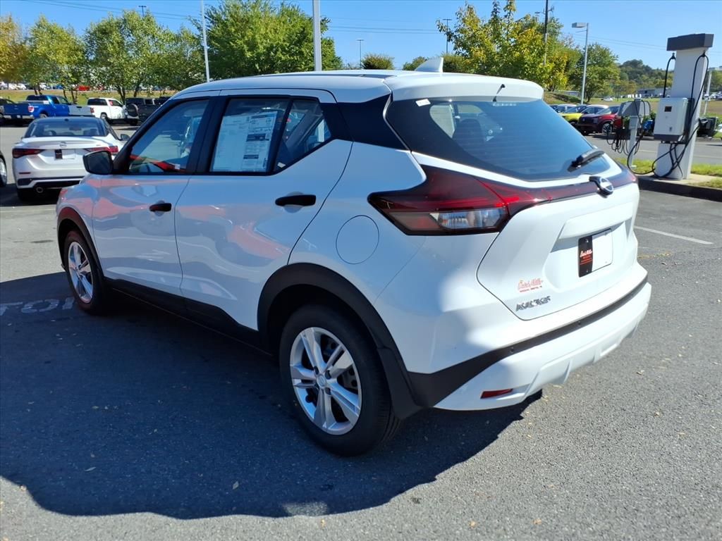 2025 Nissan Kicks Play S photo 3