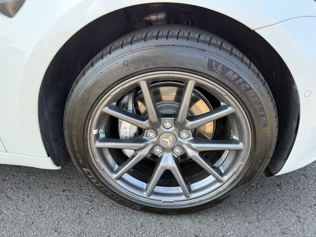 2019 Tesla Model 3 Standard Range Plus photo 22