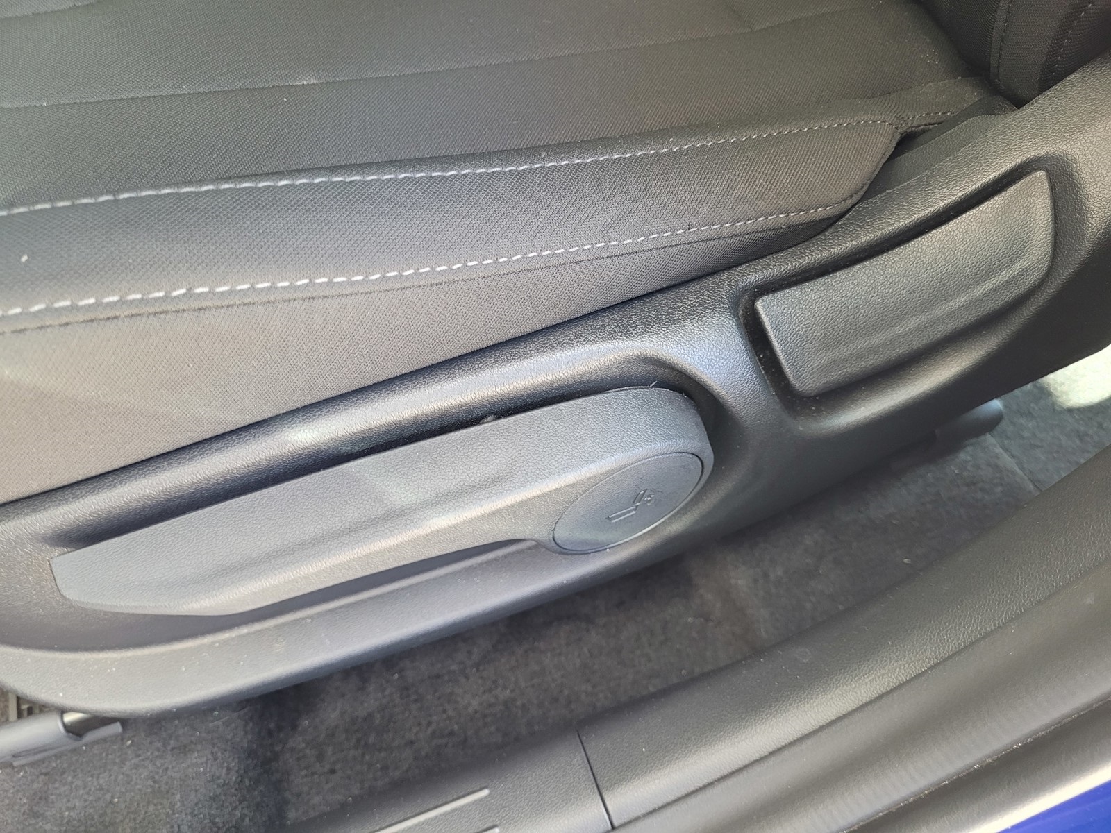 2025 Hyundai Elantra SEL Sport photo 13