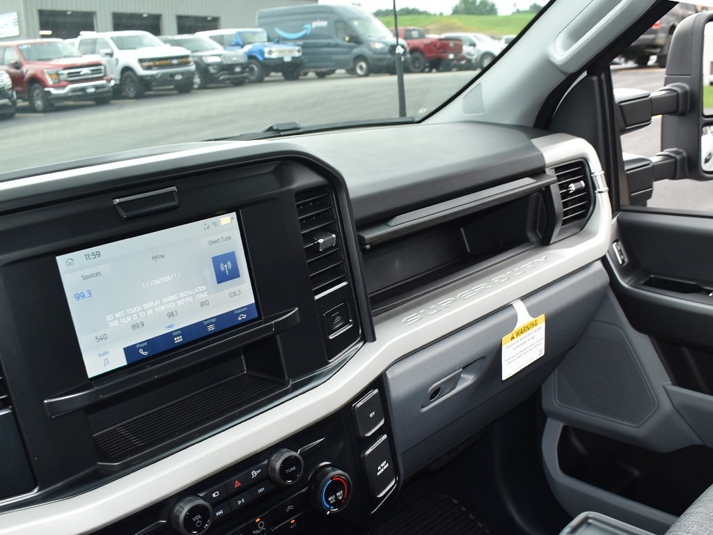 2025 Ford F-350 XLT photo 15