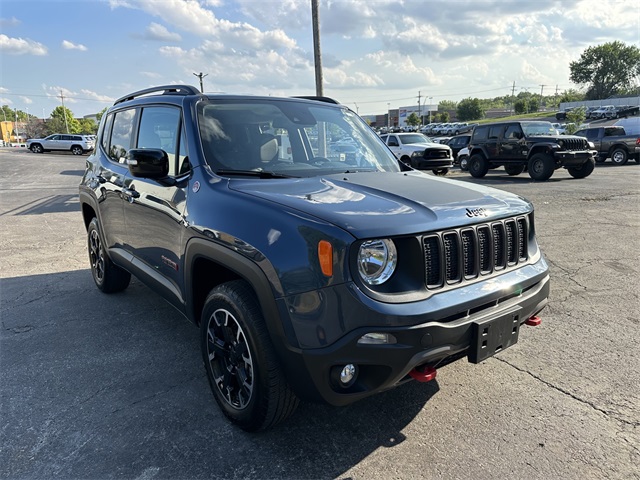 2023 Jeep Renegade Trailhawk photo 4