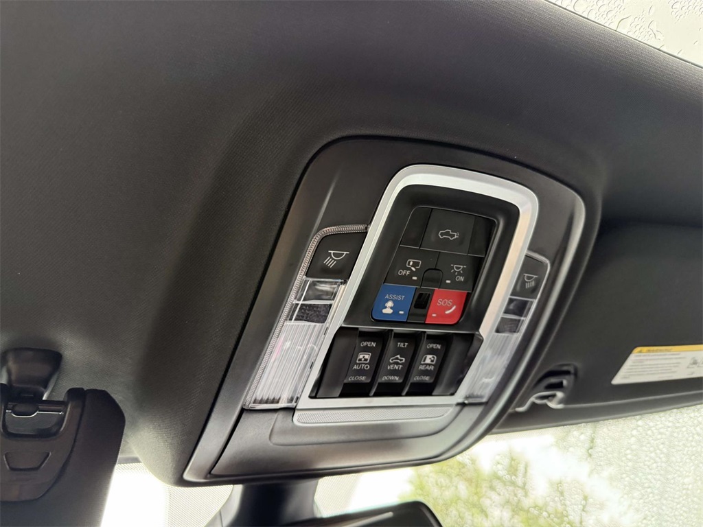 2024 Ram 2500 Laramie photo 31