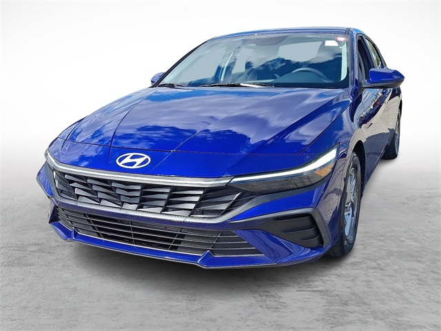 2024 Hyundai Elantra SE photo 3