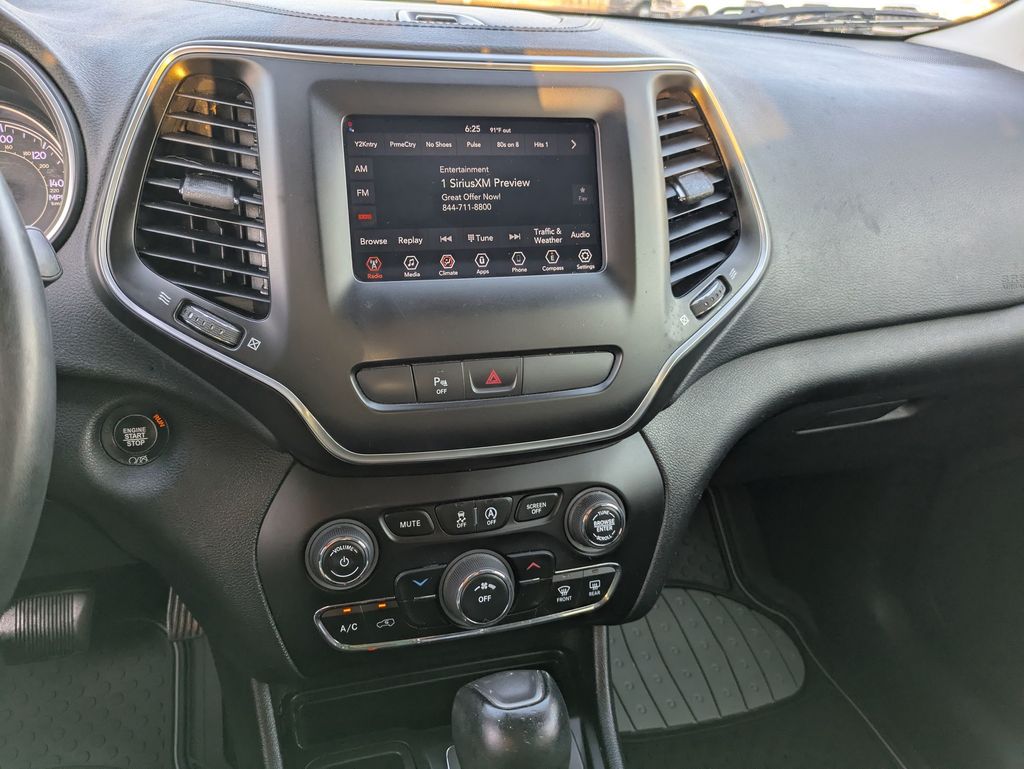 2020 Jeep Cherokee Latitude photo 17
