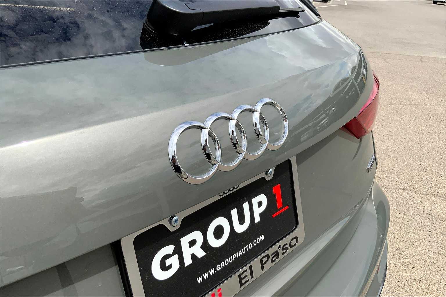 2022 Audi Q3 S line Premium Plus 45 TFSI photo 9