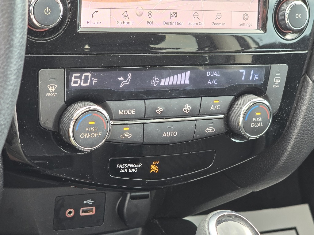 2020 Nissan Rogue SV photo 14
