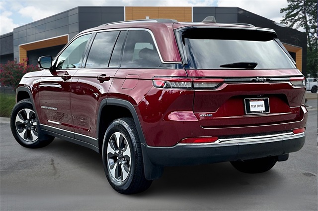 2022 Jeep Cherokee Limited 4xe photo 3