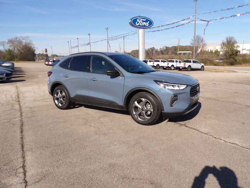 2025 Ford Escape ST-Line's photo