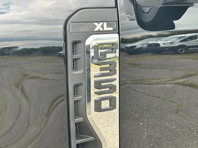 2026 Ford F-350 XL photo 26