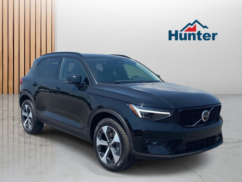 2026 Volvo XC40 Plus's photo